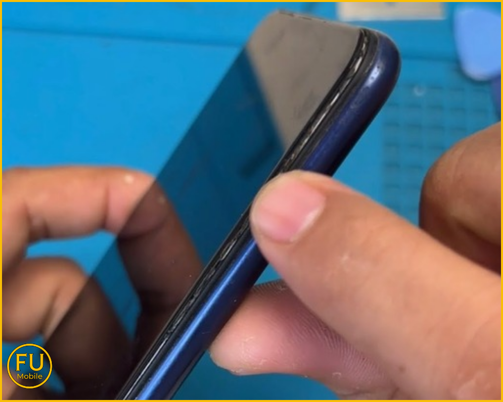 Điện thoại bong keo, hở sáng, không khít