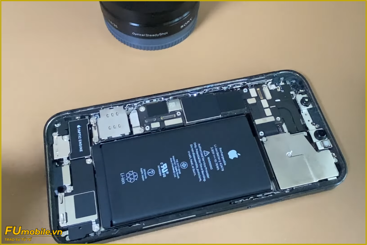 iPhone 12 Pro pin chai, phù cần thay mới