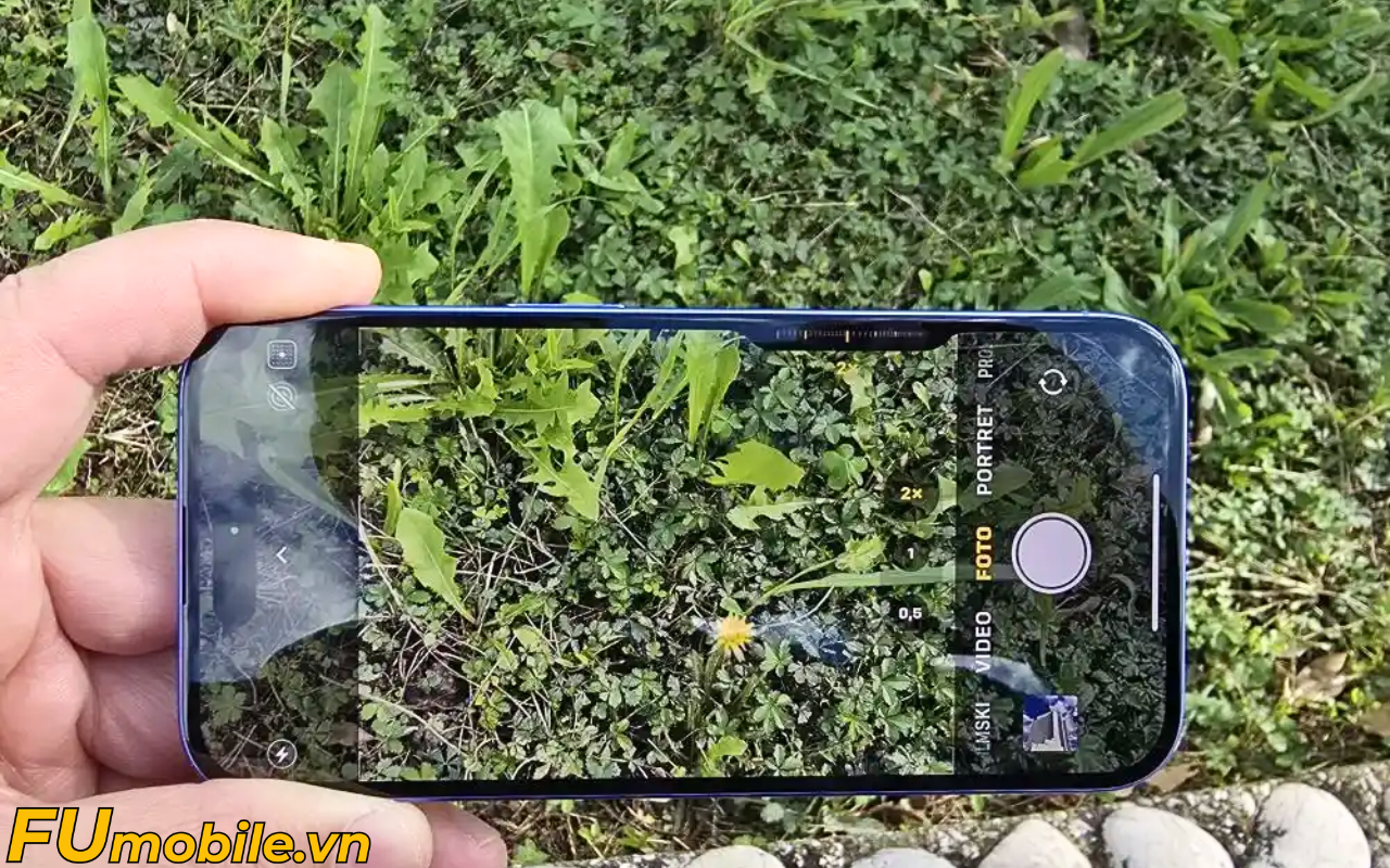 iPhone 16e bị hư màn hình