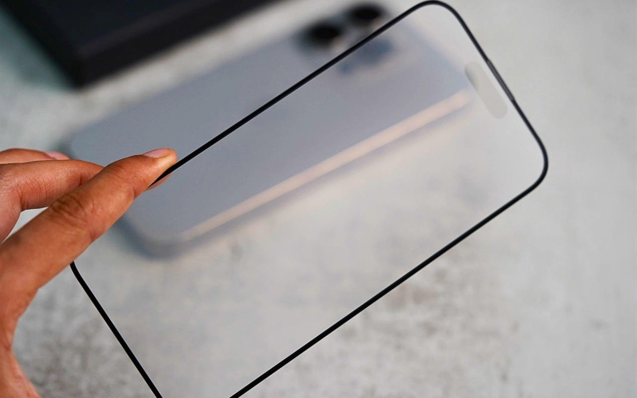 Mặt Kính iPhone 15 Pro Max Chất Lượng Tại FUmobile