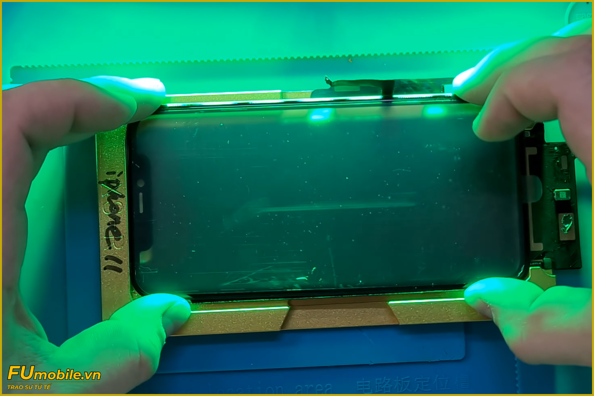 Quy trình ép kính iPhone 11