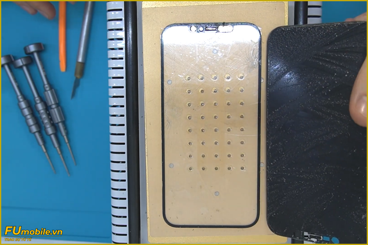 Quy trình ép kính iPhone 12 Pro