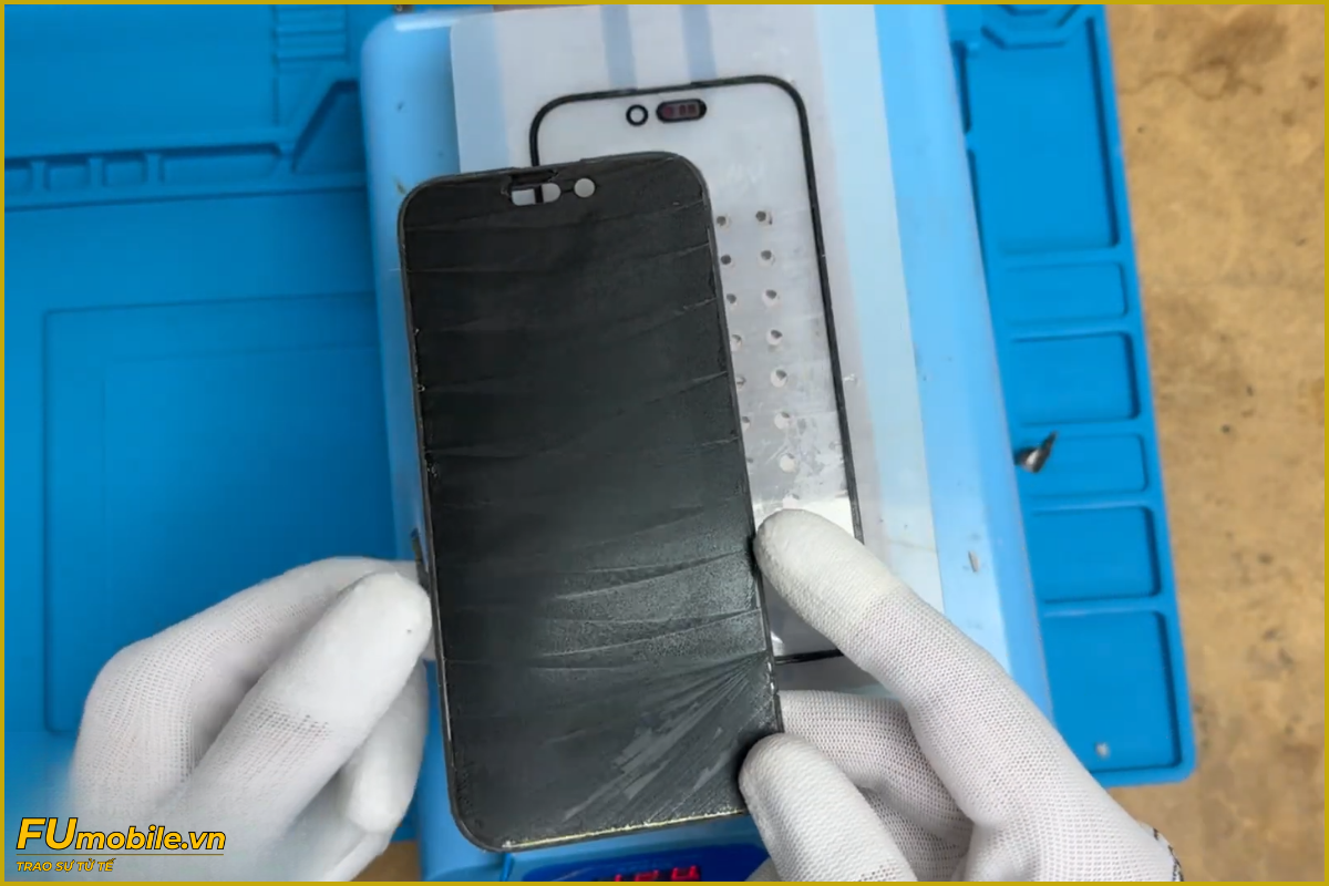 Quy trình ép kính iPhone 16 Plus