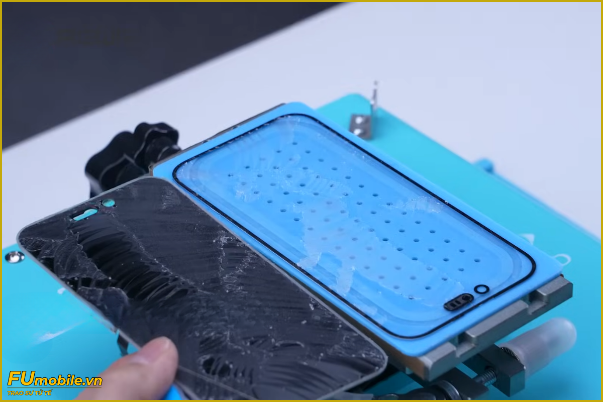 Quy trình ép kính iPhone 16 Pro Max