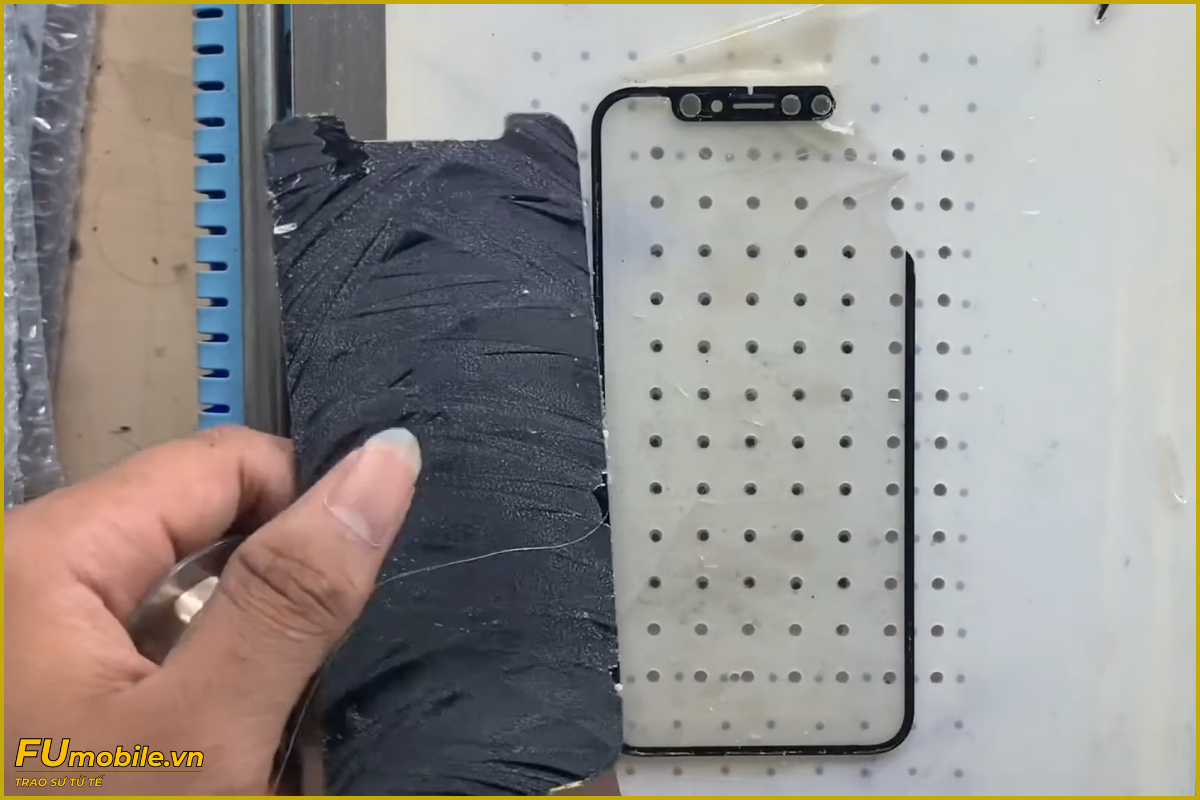 Quy trình ép kính iPhone X