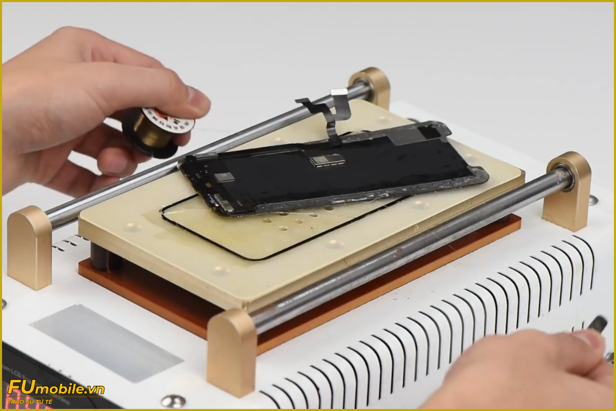 Quy trình ép kính iPhone XS