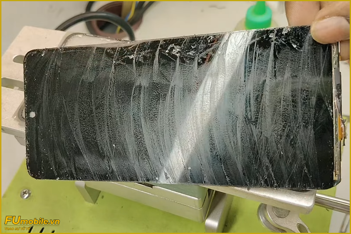 Quy trình ép kính Realme C75 chuyên nghiệp