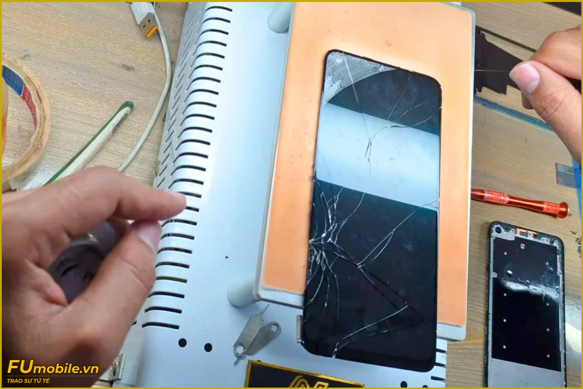 Quy trình ép kính Realme Narzo 60
