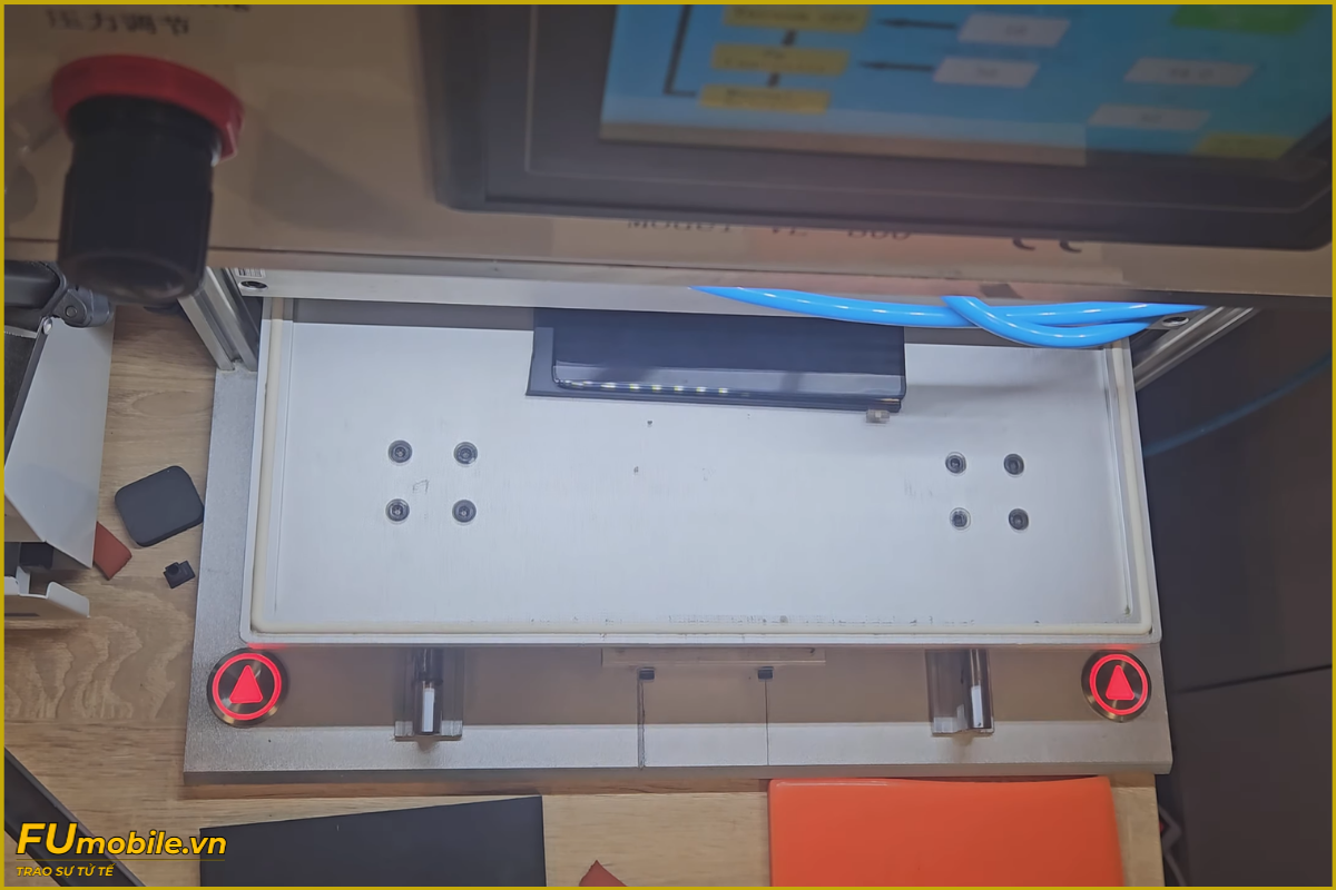 Quy trình ép kính Xiaomi 13 Lite