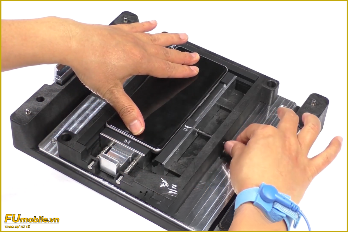 Quy trình thay màn hình OPPO Find X6 Pro