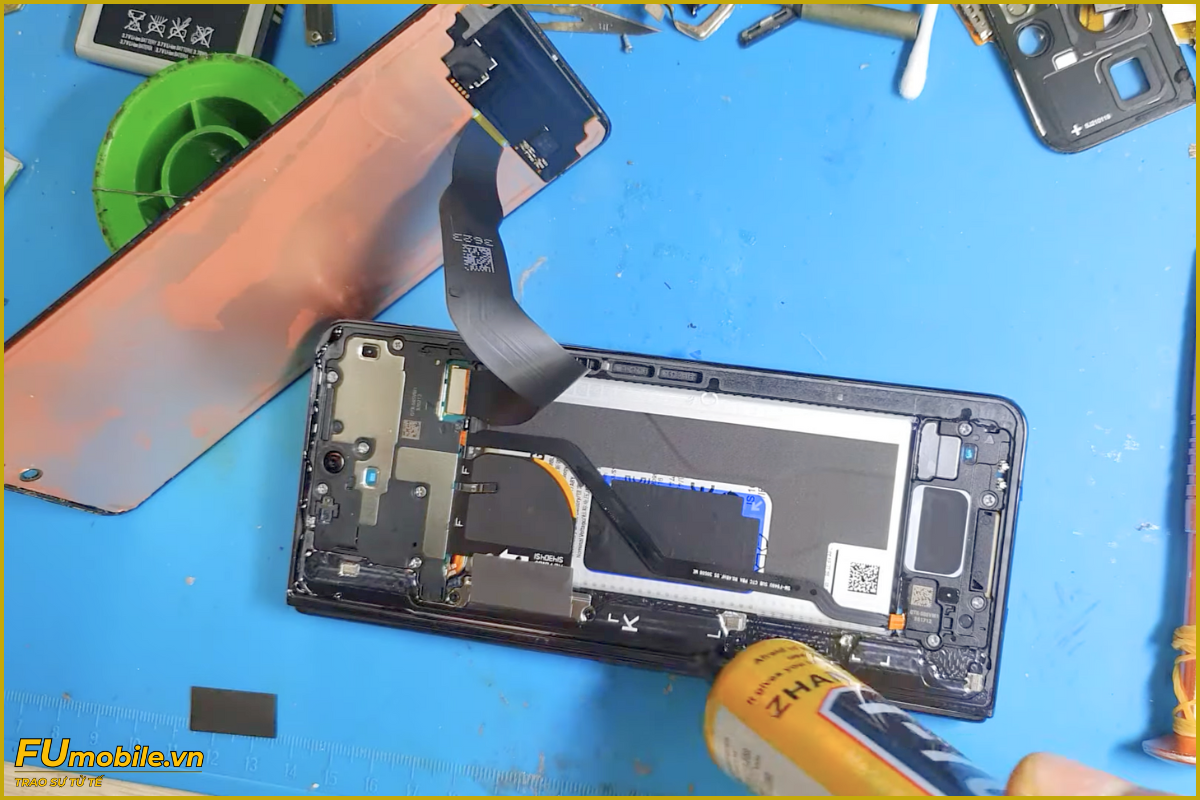 Quy trình thay màn hình Samsung Galaxy Z Fold 5