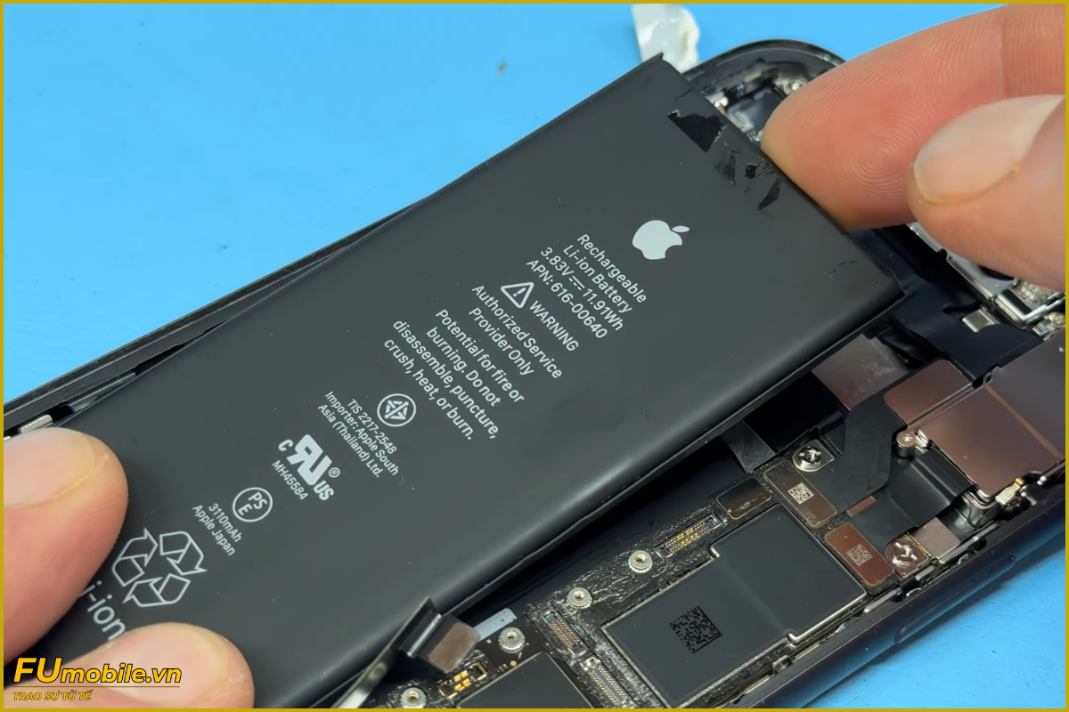 Quy trình thay pin iPhone 11