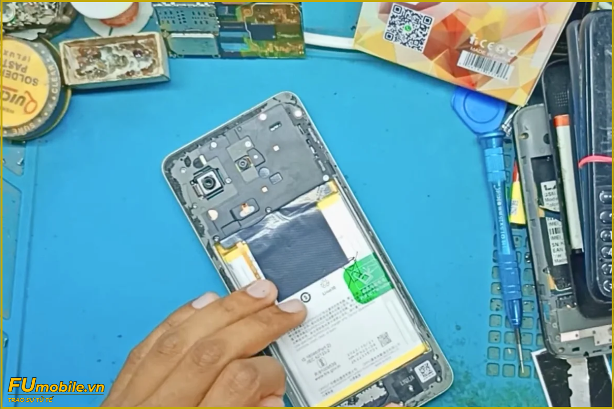 Quy trình thay pin Realme Narzo 60X