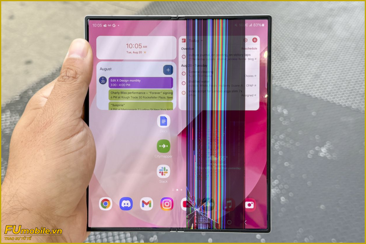 Samsung Z Fold 6 bị sọc, hư màn hình cần thay mới