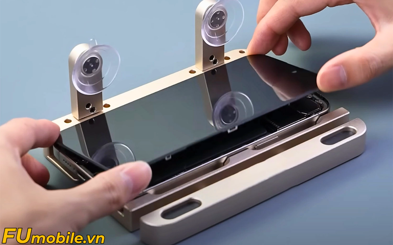 Sửa màn hình iPhone 15 Pro