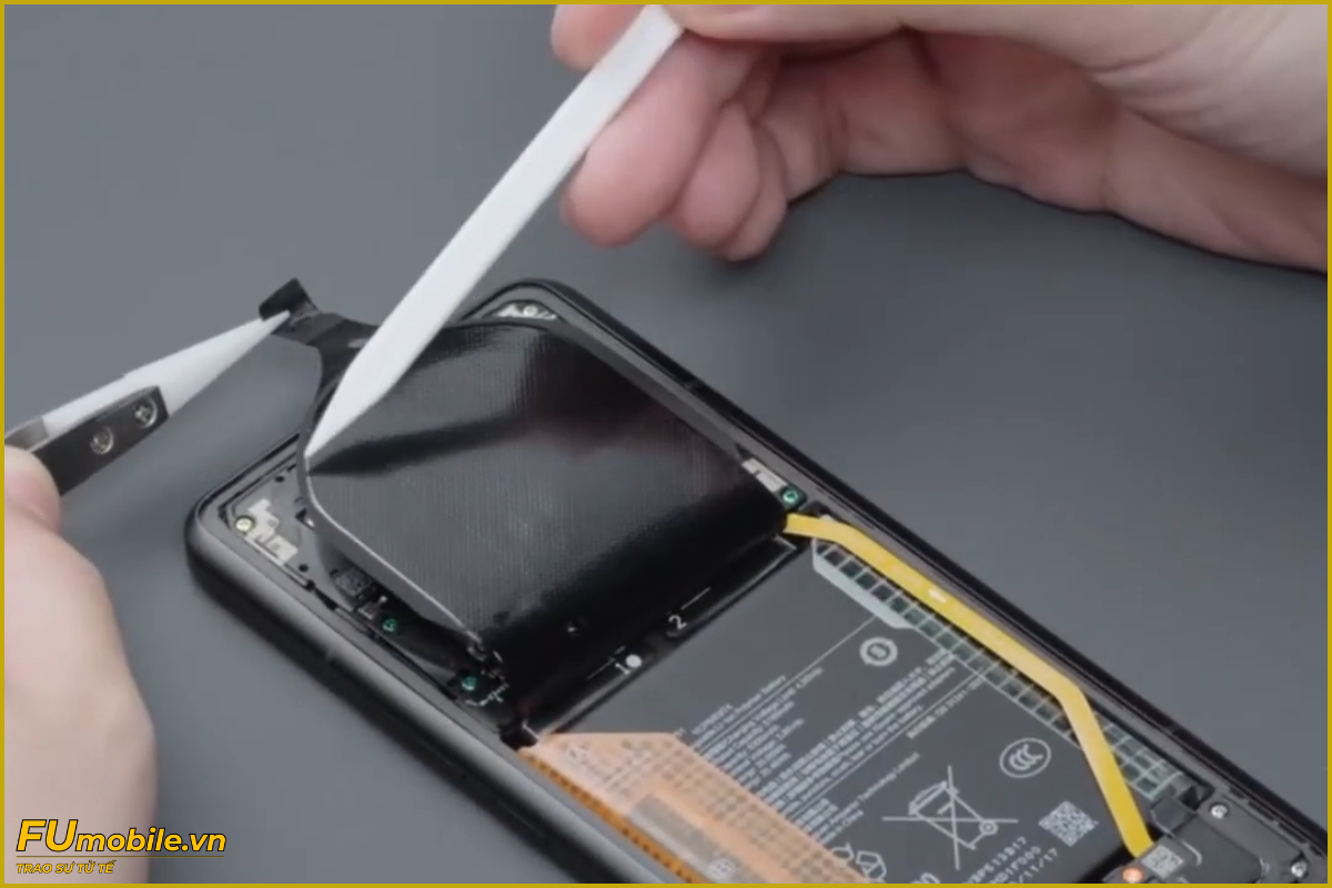 Xiaomi 14 Ultra pin chai, sài mau hết